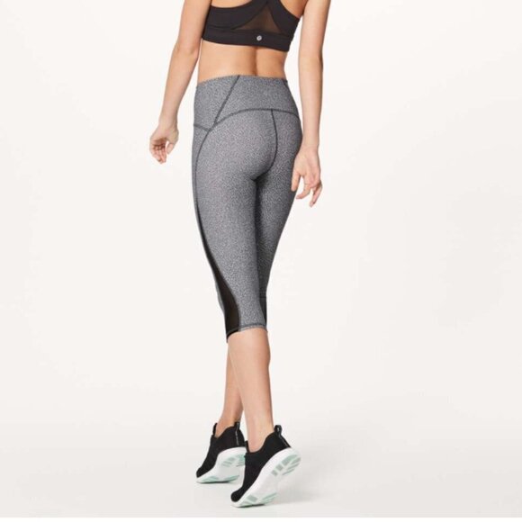 Lululemon Train Times Crop (17") Size 10 - Picture 2 of 7